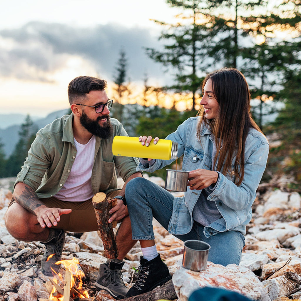 22 Oz Double-walled Insulated Stainless Steel Water Bottle with 2 Lids and Straw-Yellow