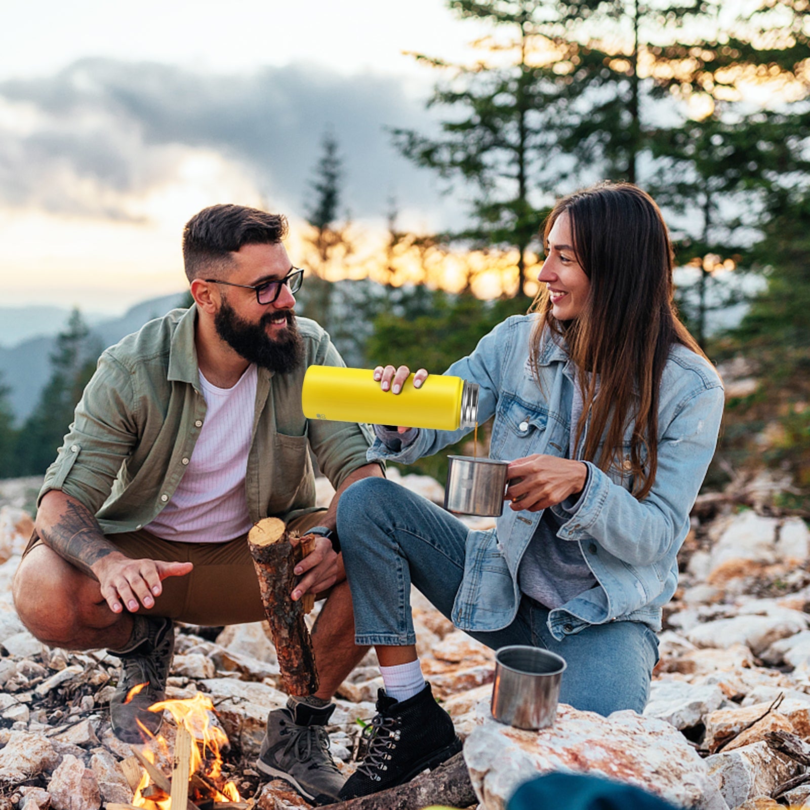 22 Oz Double-walled Insulated Stainless Steel Water Bottle with 2 Lids and Straw-Yellow